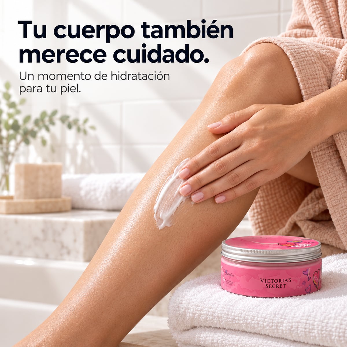 Aplicación de mantequilla corporal en las piernas